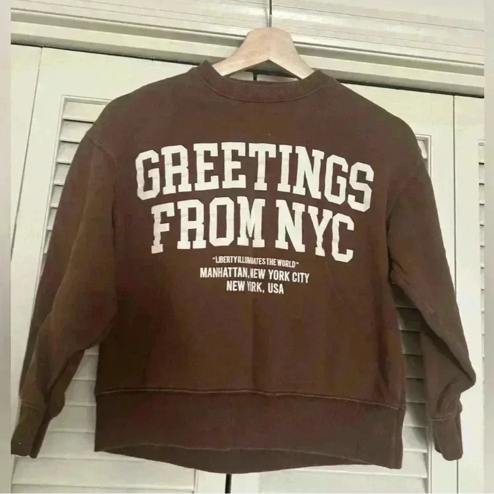 Zara Brown Crewneck Sweater with White 'GREETINGS FROM NYC' Graphic